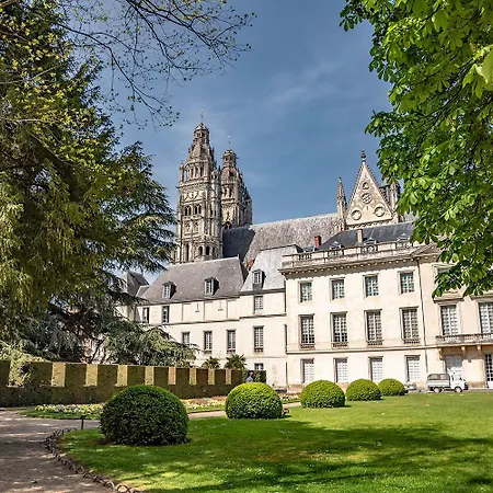 Le Velpeau / Gare Tours